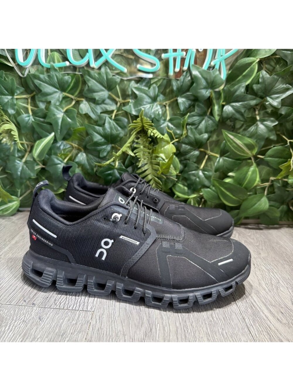 On Cloud 6 Waterproof Women Black Out Running Shoes Engineering Size 8